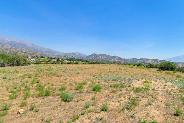 7050 Royal View Court, Yucaipa, CA 92399