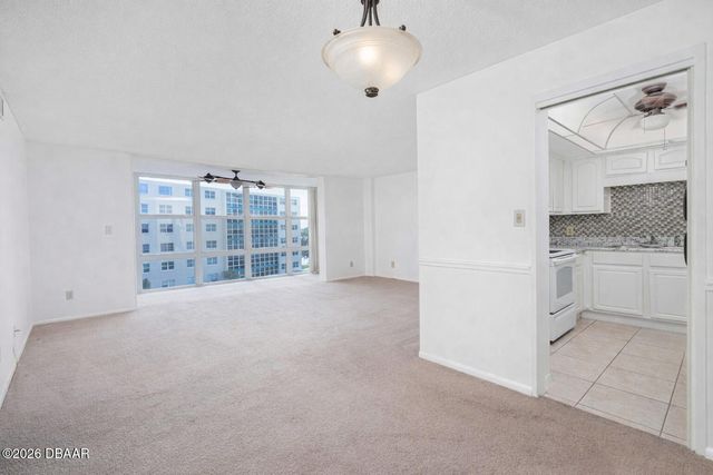 1224 S Peninsula Dr Apt 415, Daytona Beach, FL 32118