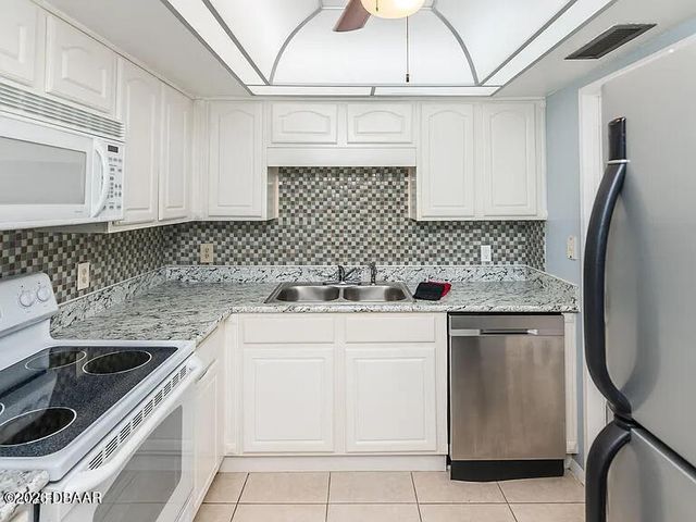 1224 S Peninsula Dr Apt 415, Daytona Beach, FL 32118