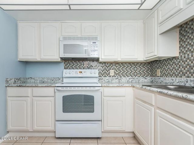 1224 S Peninsula Dr Apt 415, Daytona Beach, FL 32118