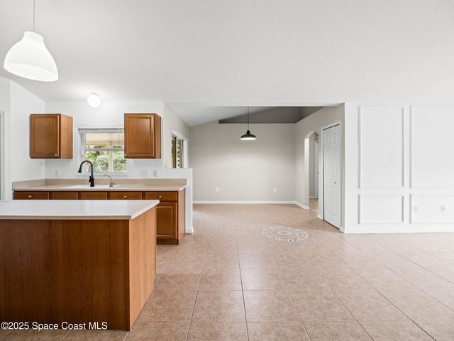 380 Courtney Street SE, Palm Bay, FL 32909