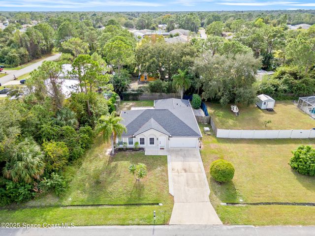 380 Courtney Street SE, Palm Bay, FL 32909