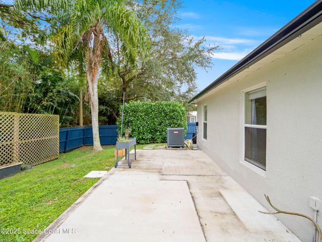 380 Courtney Street SE, Palm Bay, FL 32909