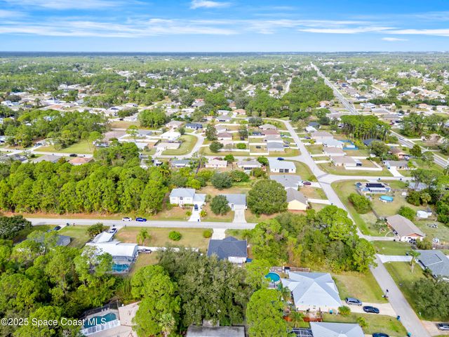 380 Courtney Street SE, Palm Bay, FL 32909