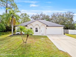 380 Courtney Street SE, Palm Bay, FL 32909