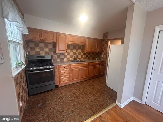 300 W EVESHAM AVE, Magnolia, NJ 08049