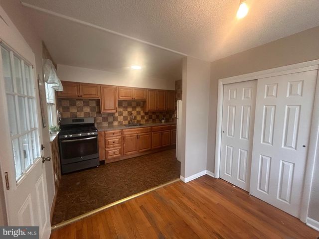 300 W EVESHAM AVE, Magnolia, NJ 08049