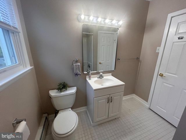 300 W EVESHAM AVE, Magnolia, NJ 08049