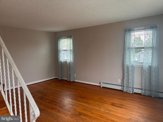 300 W EVESHAM AVE, Magnolia, NJ 08049