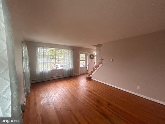 300 W EVESHAM AVE, Magnolia, NJ 08049