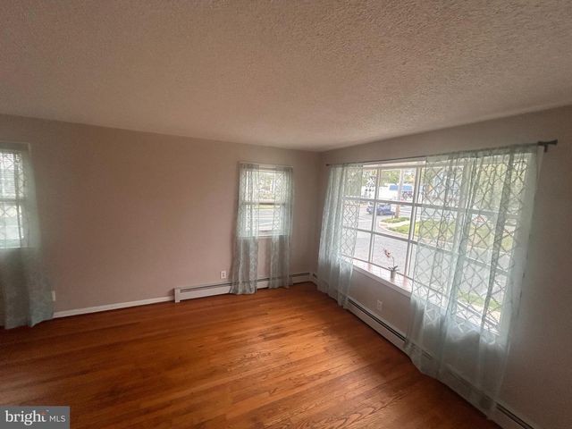 300 W EVESHAM AVE, Magnolia, NJ 08049