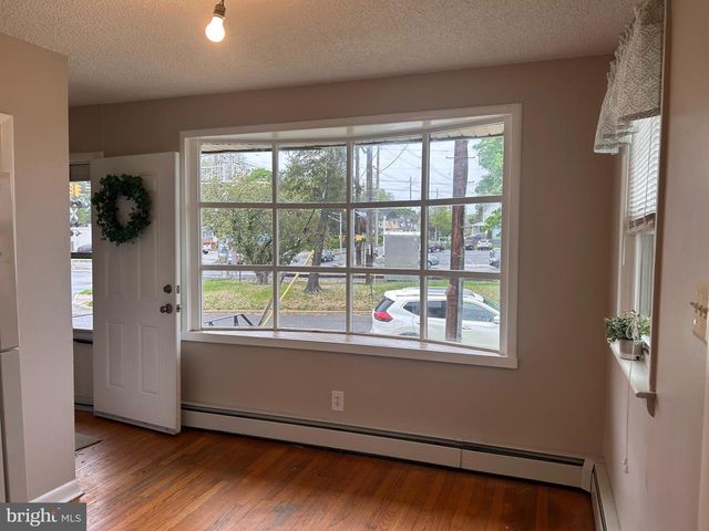 300 W EVESHAM AVE, Magnolia, NJ 08049