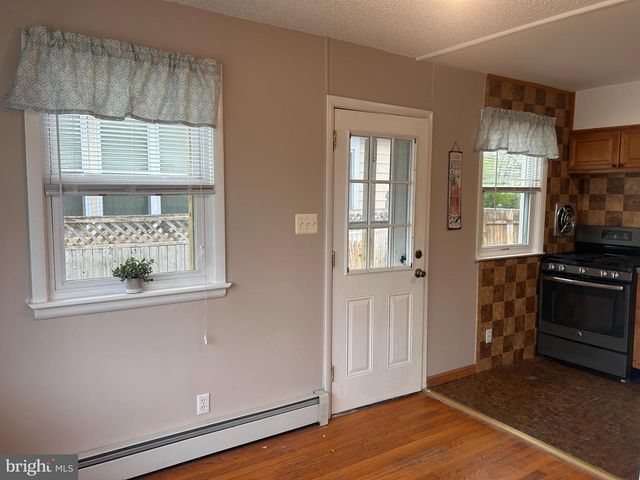 300 W EVESHAM AVE, Magnolia, NJ 08049