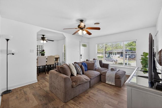 6828 Greenlee Street, Fort Worth, TX 76112