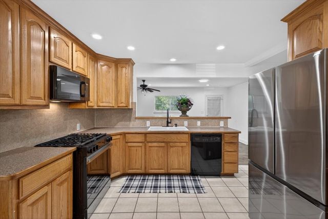 6828 Greenlee Street, Fort Worth, TX 76112