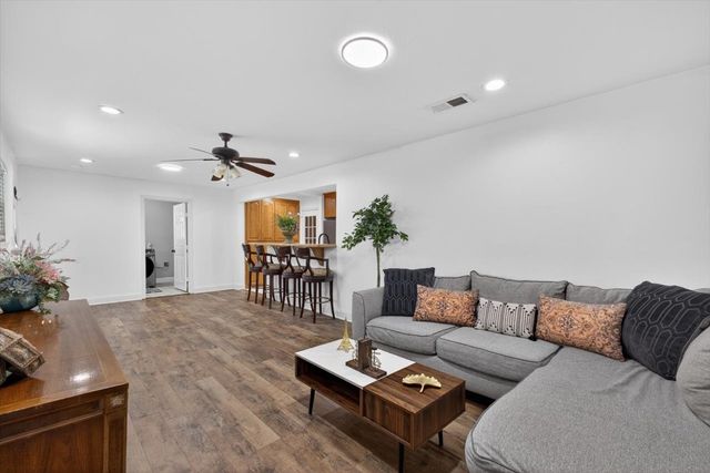 6828 Greenlee Street, Fort Worth, TX 76112