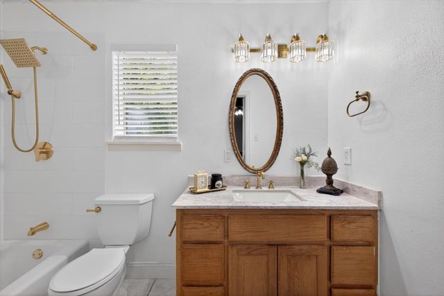 6828 Greenlee Street, Fort Worth, TX 76112