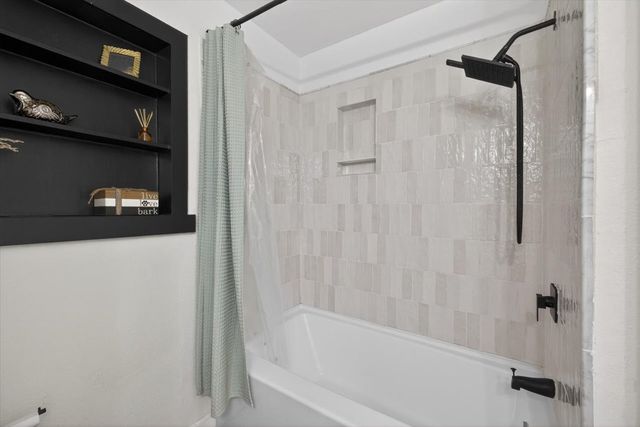 6828 Greenlee Street, Fort Worth, TX 76112