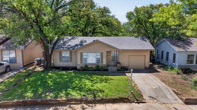 6828 Greenlee Street, Fort Worth, TX 76112