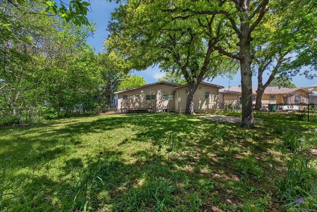 6828 Greenlee Street, Fort Worth, TX 76112