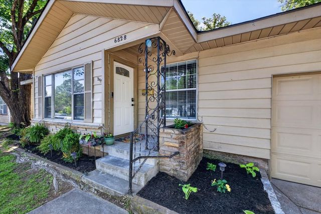 6828 Greenlee Street, Fort Worth, TX 76112