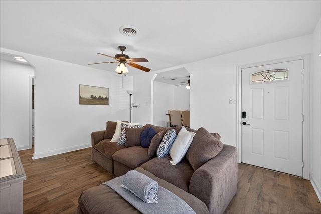 6828 Greenlee Street, Fort Worth, TX 76112