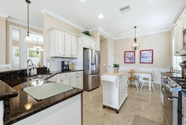 7123 WESTHILL COURT, Lakewood Ranch, FL 34202