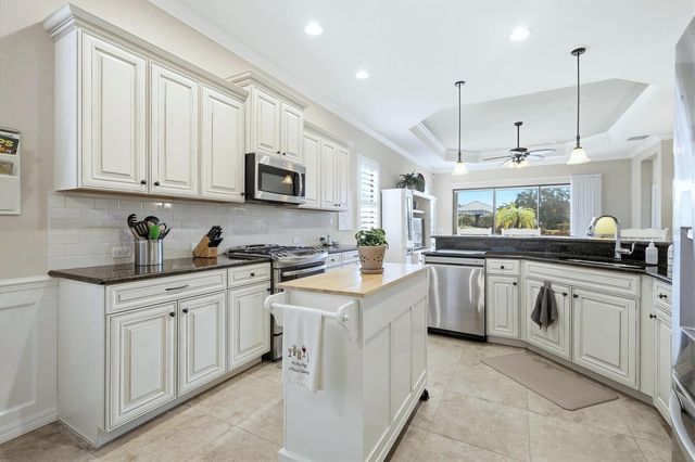 7123 WESTHILL COURT, Lakewood Ranch, FL 34202