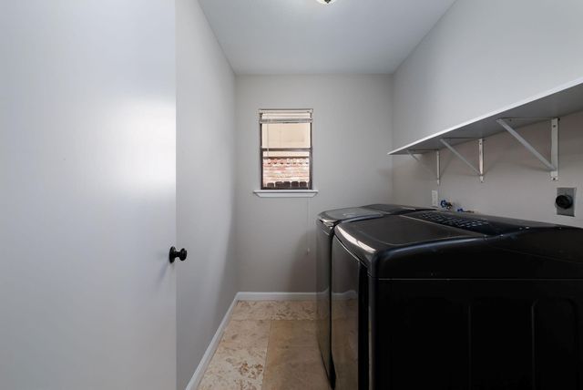 1 Ground Brier Court, The Woodlands, TX 77381