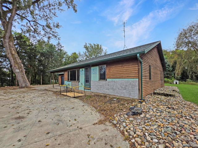 15889 Old Lake Road, Paynesville, MN 56362