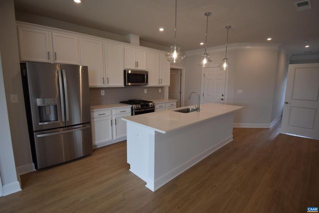 129 CRABAPPLE LN, Zion Crossroads, VA 22942