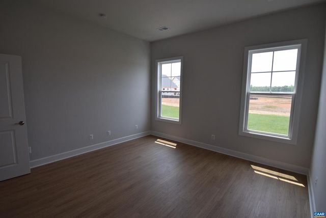129 CRABAPPLE LN, Zion Crossroads, VA 22942