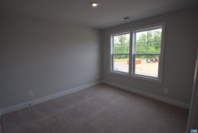 129 CRABAPPLE LN, Zion Crossroads, VA 22942