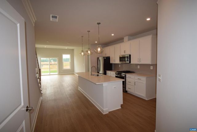 129 CRABAPPLE LN, Zion Crossroads, VA 22942