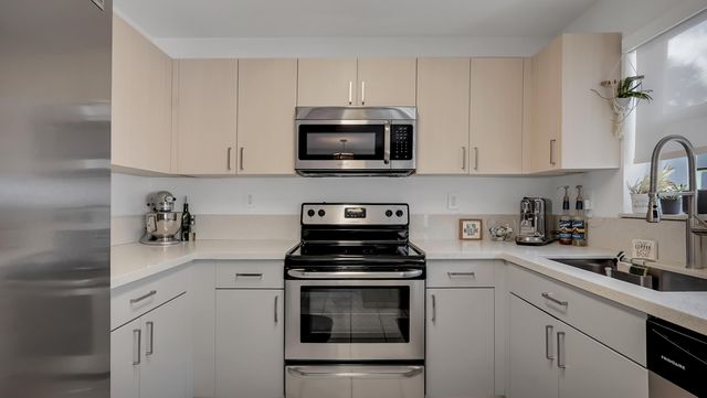 2221 NW 171st Terrace -, Pembroke Pines, FL 33028