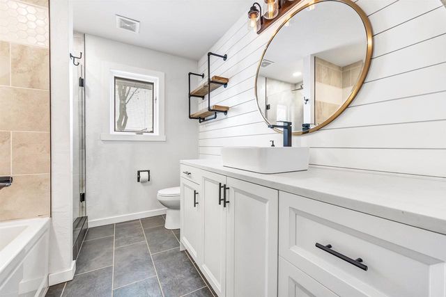 1091 CIRCLE DRIVE, Green Bay, WI 54313