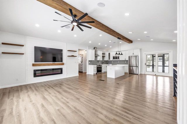 1091 CIRCLE DRIVE, Green Bay, WI 54313