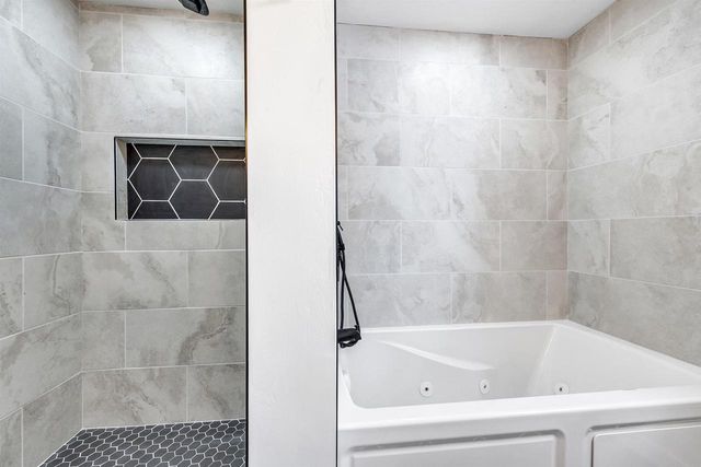 1091 CIRCLE DRIVE, Green Bay, WI 54313