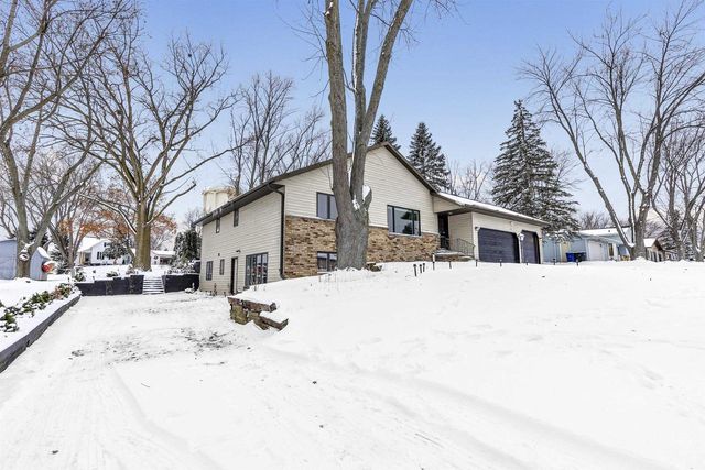 1091 CIRCLE DRIVE, Green Bay, WI 54313