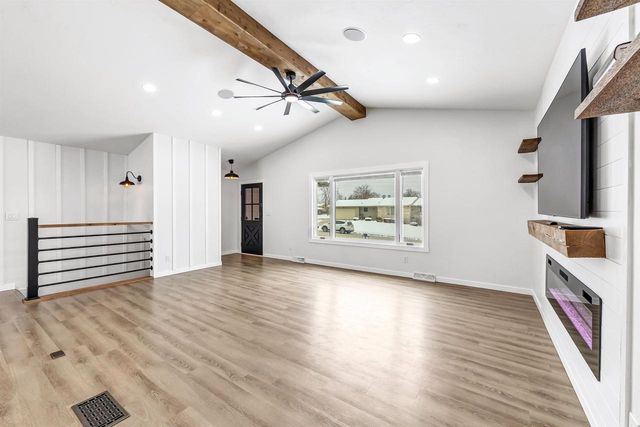 1091 CIRCLE DRIVE, Green Bay, WI 54313