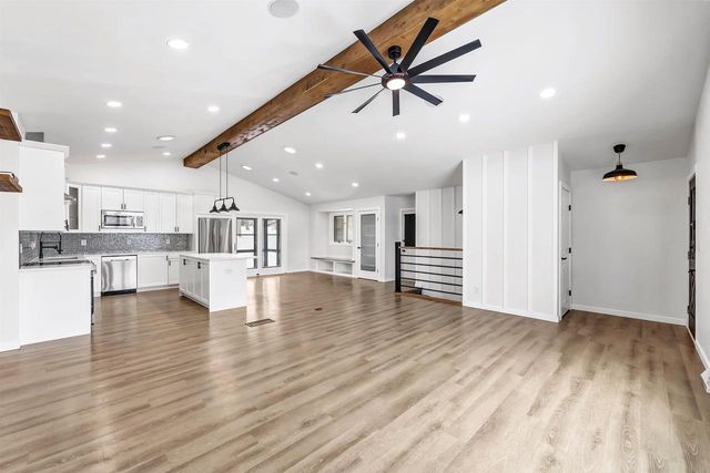 1091 CIRCLE DRIVE, Green Bay, WI 54313