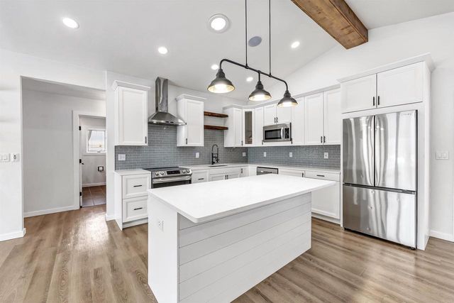 1091 CIRCLE DRIVE, Green Bay, WI 54313