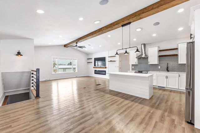 1091 CIRCLE DRIVE, Green Bay, WI 54313