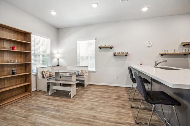 6913 New York Street, Houston, TX 77021