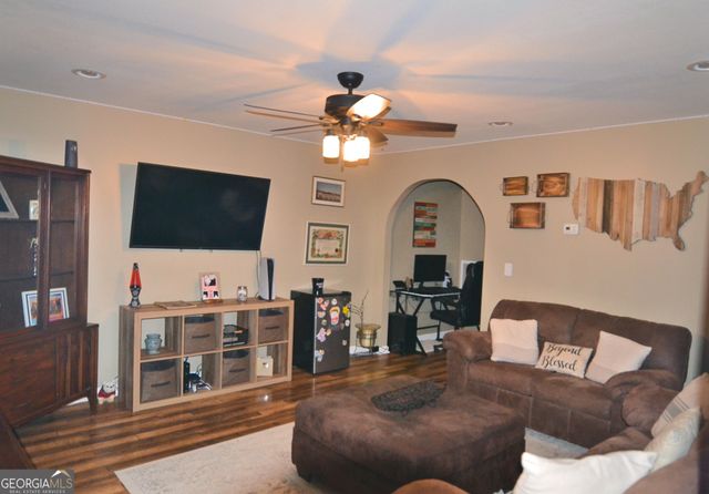 190 Woodford Way SE, Calhoun, GA 30701