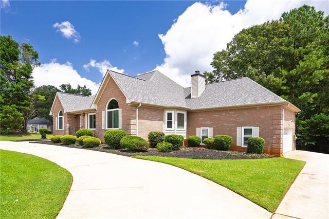 9396 Woodlawn Drive, Douglasville, GA 30135