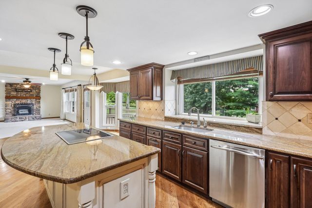991 Lakepointe Court, Union, KY 41091