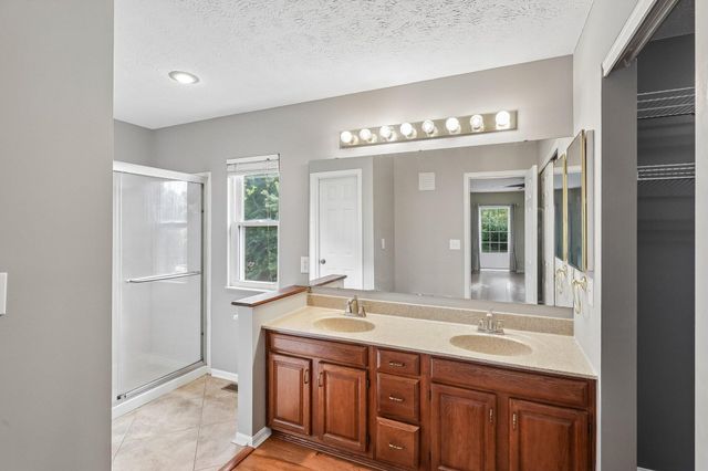 991 Lakepointe Court, Union, KY 41091