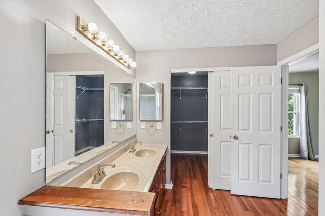 991 Lakepointe Court, Union, KY 41091