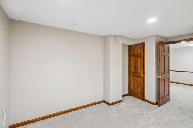991 Lakepointe Court, Union, KY 41091